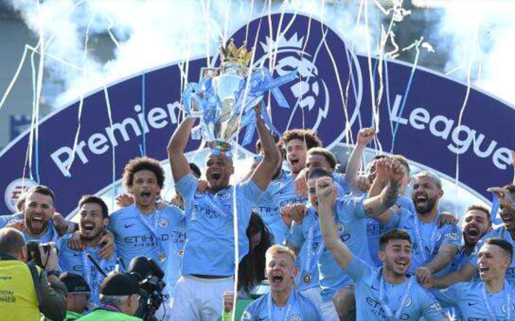 然覺得華萊 然覺得華萊